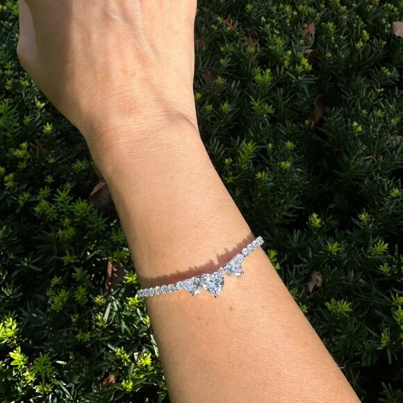 3 hearts Cubic Zirconia Tennis Bracelet Bridal CZ Link Bracelet, Diamond Color - Picture 3 of 7